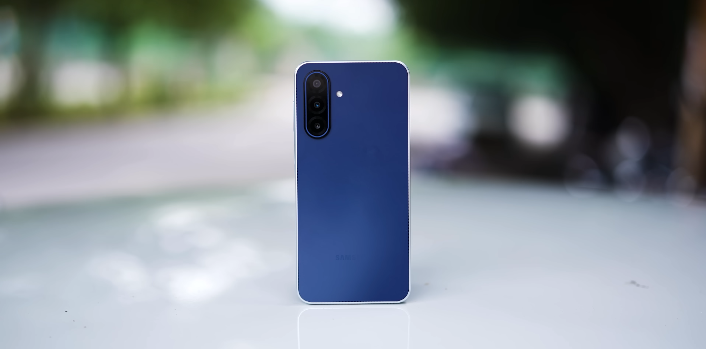 Galaxy M17 5G display calibration colour accuracy and viewing angles