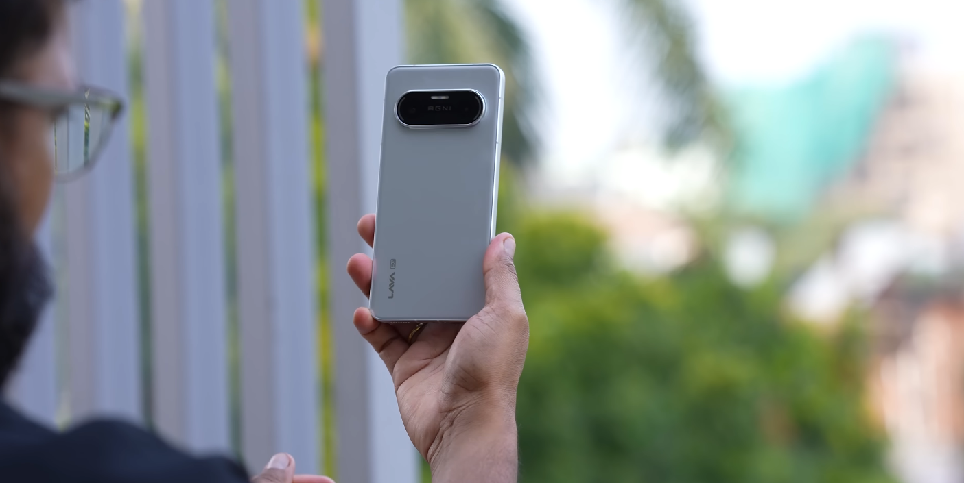 LAVA Agni 4 display refresh rate and brightness tested