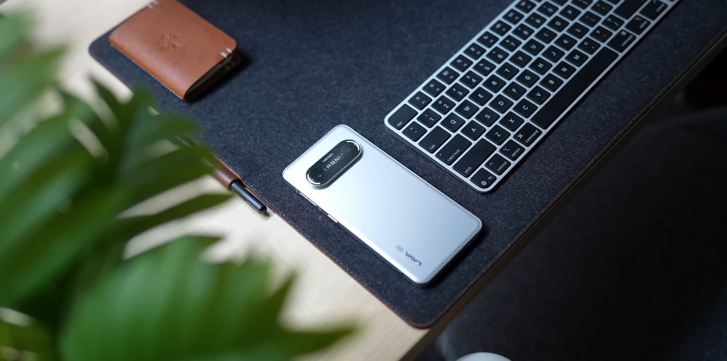 LAVA Agni 4 vs Moto G series which is better