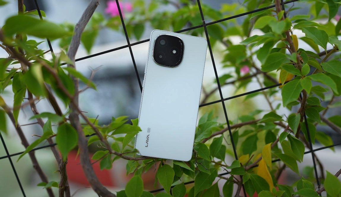 LAVA Play Ultra 5G Feels Premium Without Breaking The Bank