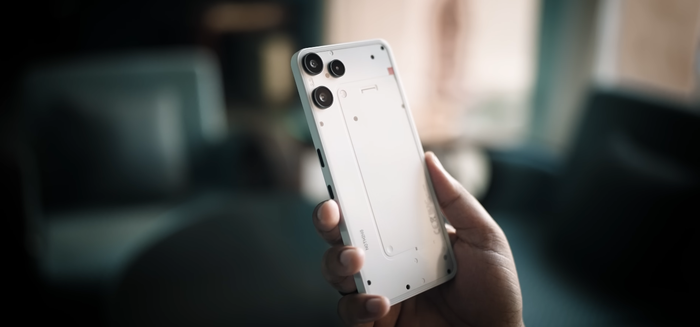 Nothing Phone (3a) Lite vs. iPhone SE (2024) premium feel vs budget price