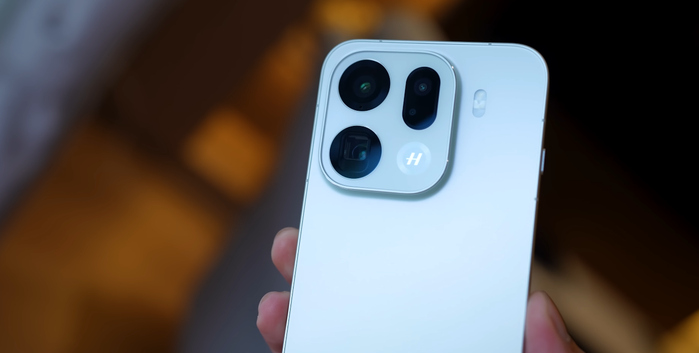 OPPO Find X9 Pro vs Samsung S24 Ultra who offers more for your money now