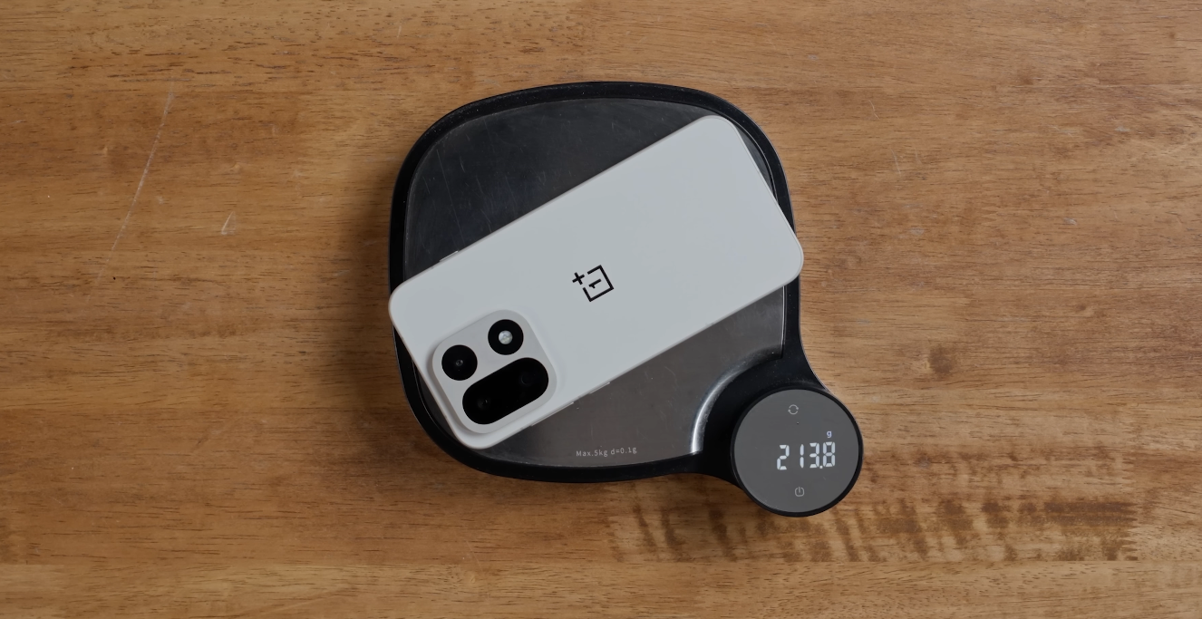 OnePlus 15 software bloat-ware check clean or cluttered experience