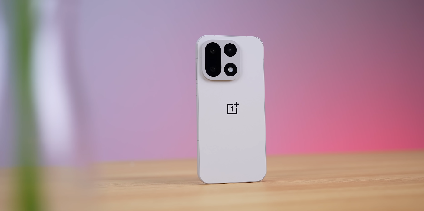 OnePlus 15 vs Poco X6 Pro — budget hero vs flagship contender