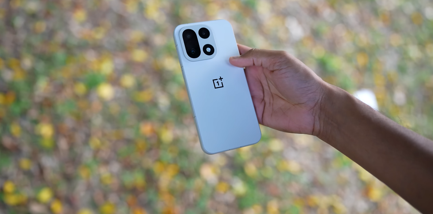 OnePlus 15 vs Realme 12 Pro+ — Photography and Display Comparison