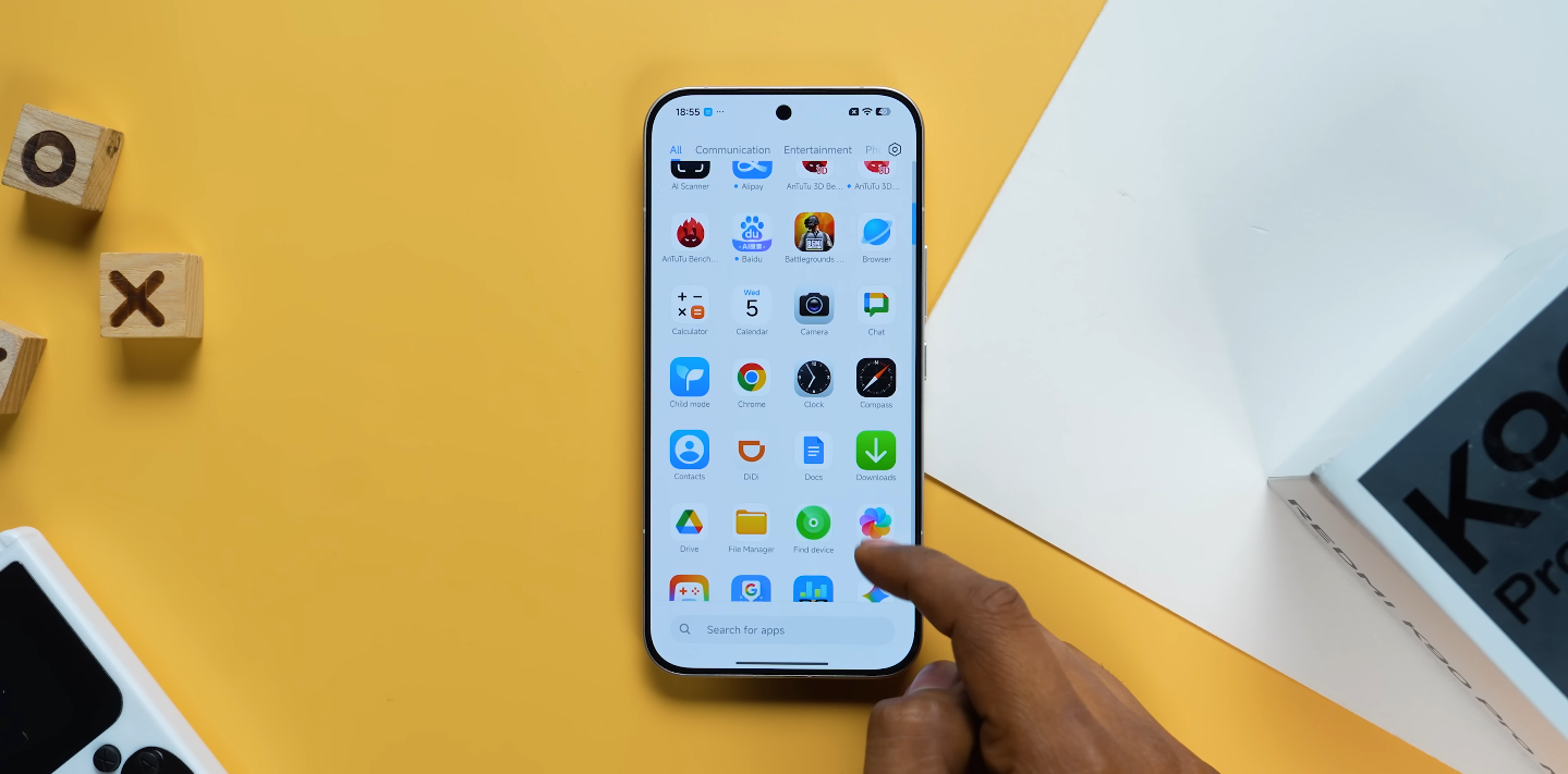 POCO F8 Pro vs Xiaomi 17 Ultra specs face-off for photography fans