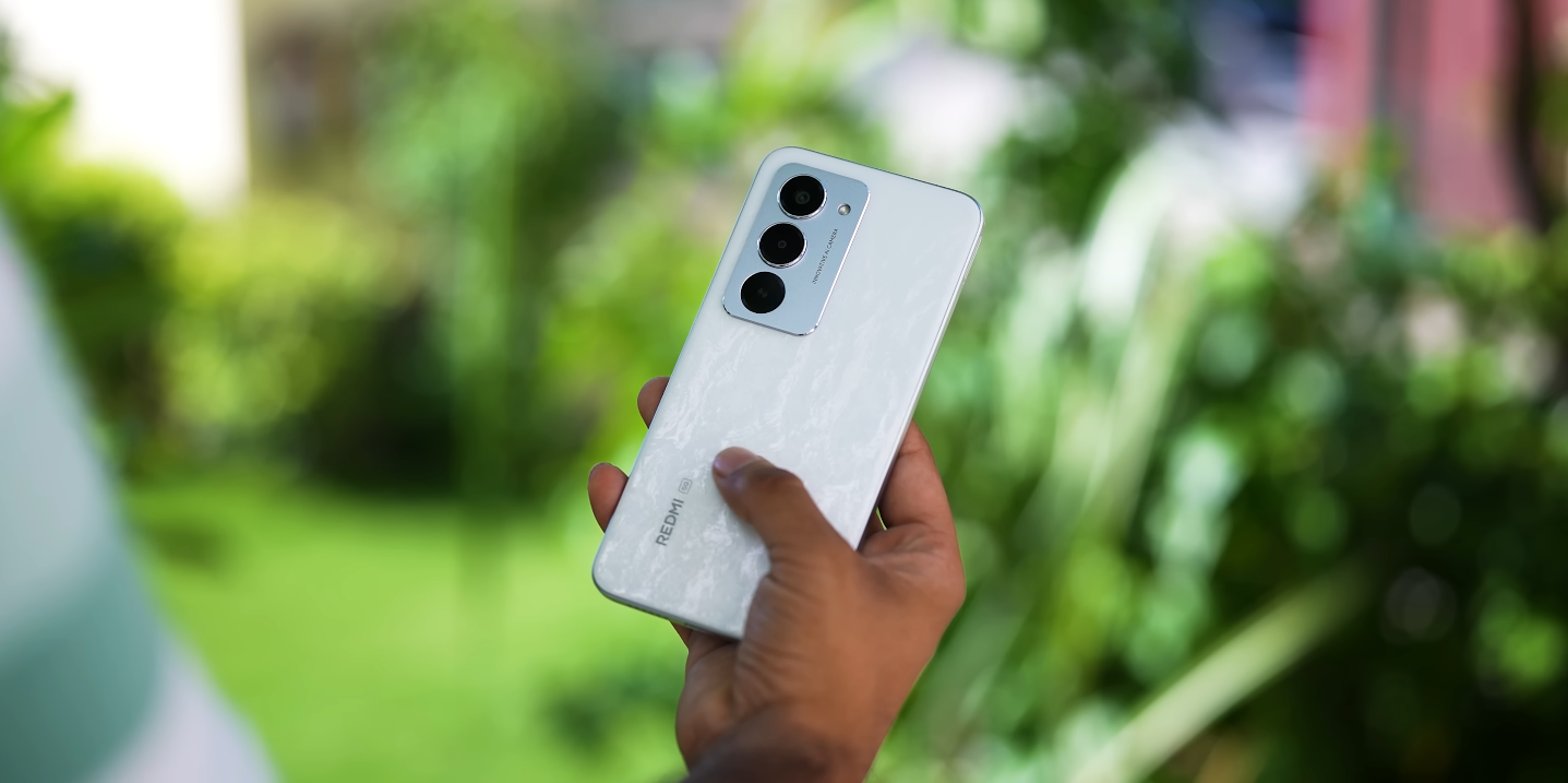 Redmi 15 vs Sony Xperia compact budget big screen vs small form-factor