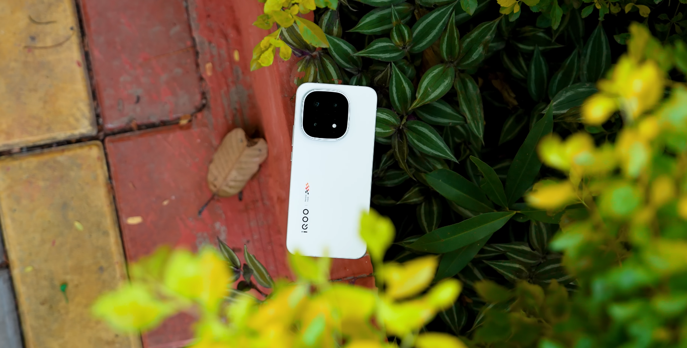 UAE gadget reviewers praise iQOO 15’s new vapour-cooling chamber