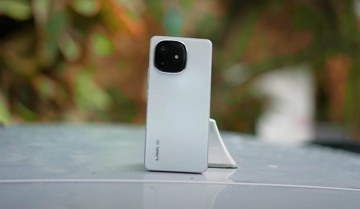 What Sets LAVA Play Ultra 5G Apart From Competitors