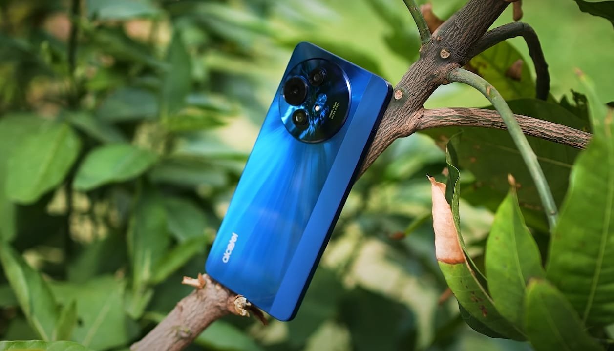 Why You Should Not Buy the Alcatel V3 Ultra