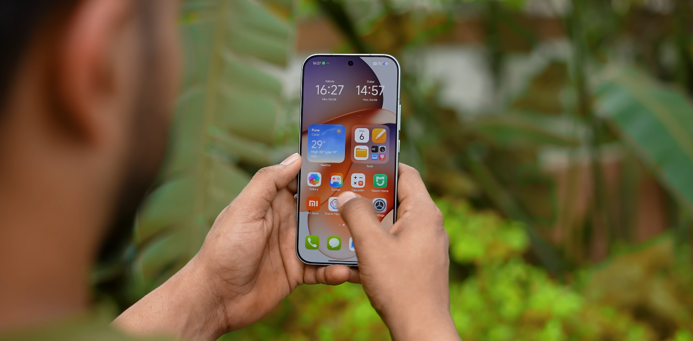 Xiaomi 17 Pro Max display review 6.9″ LTPO AMOLED at 120Hz – premium feel