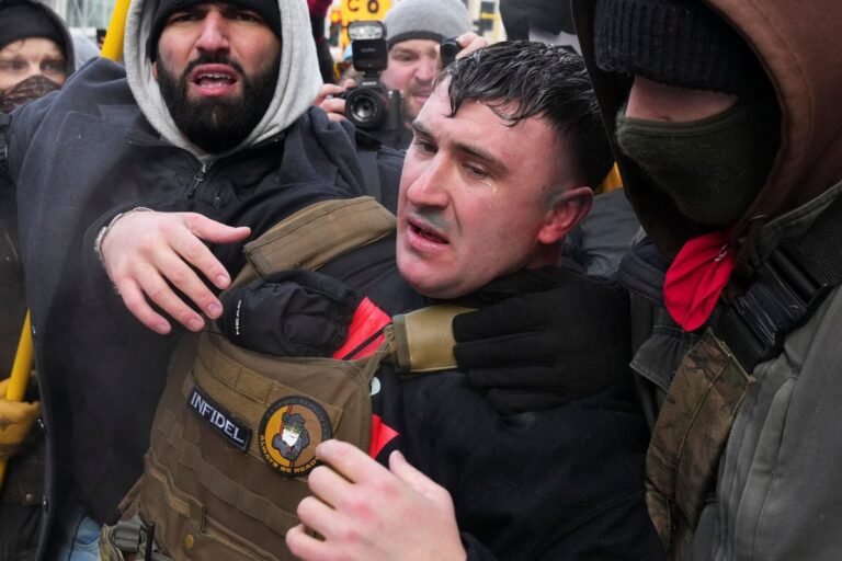 US rioter disrupts pro-ICE rally in Minneapolis