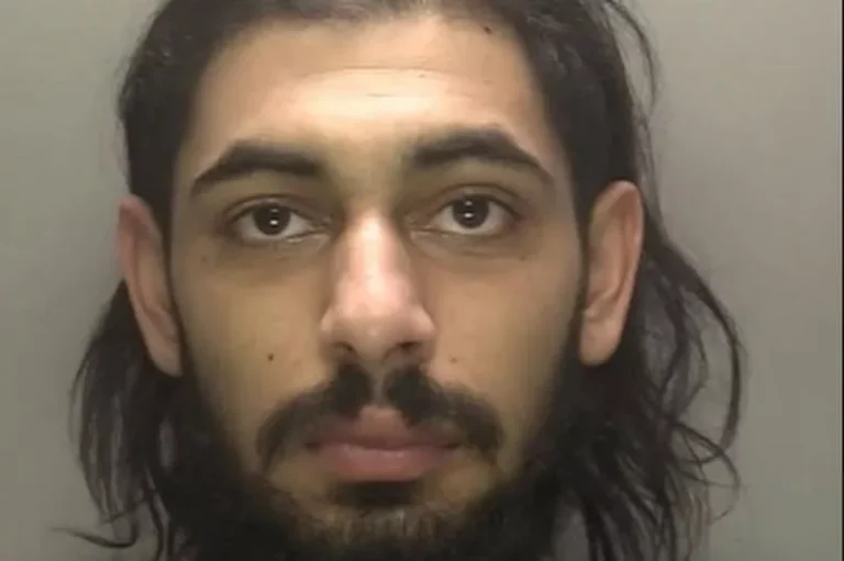 UK police issue wanted man picture amid robbery probe