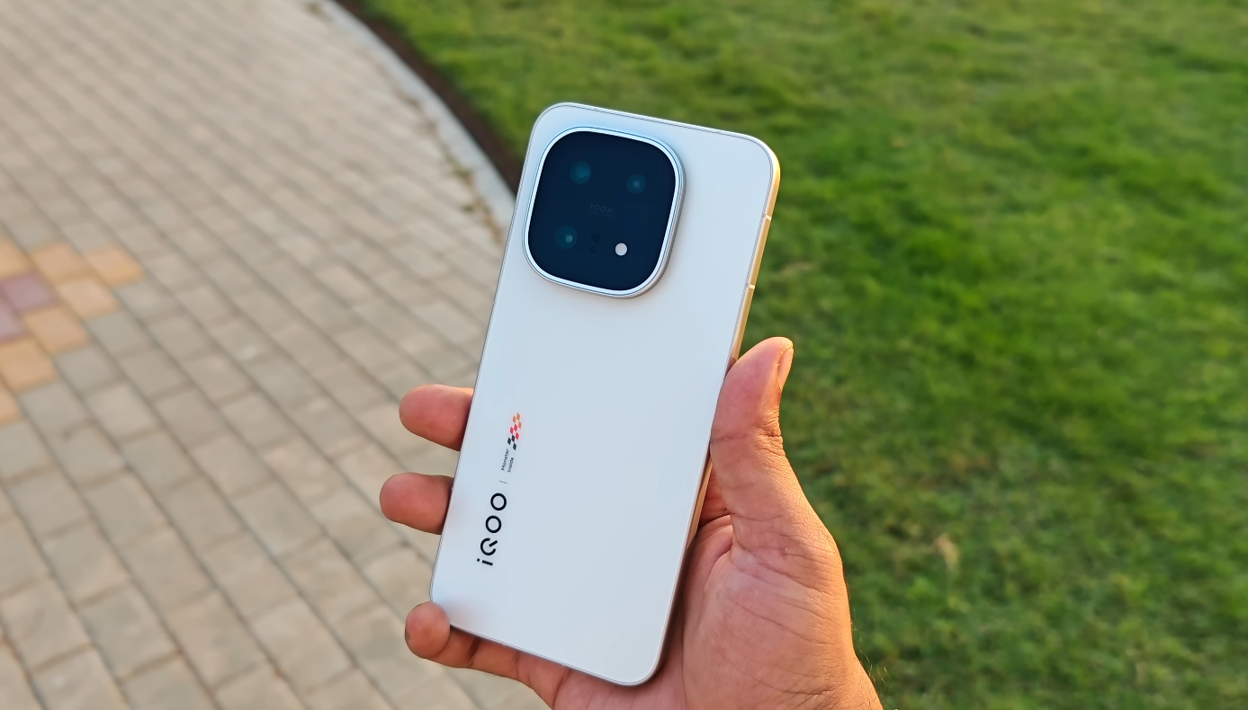 iQOO 15 availability in UK may depend on carrier partnerships