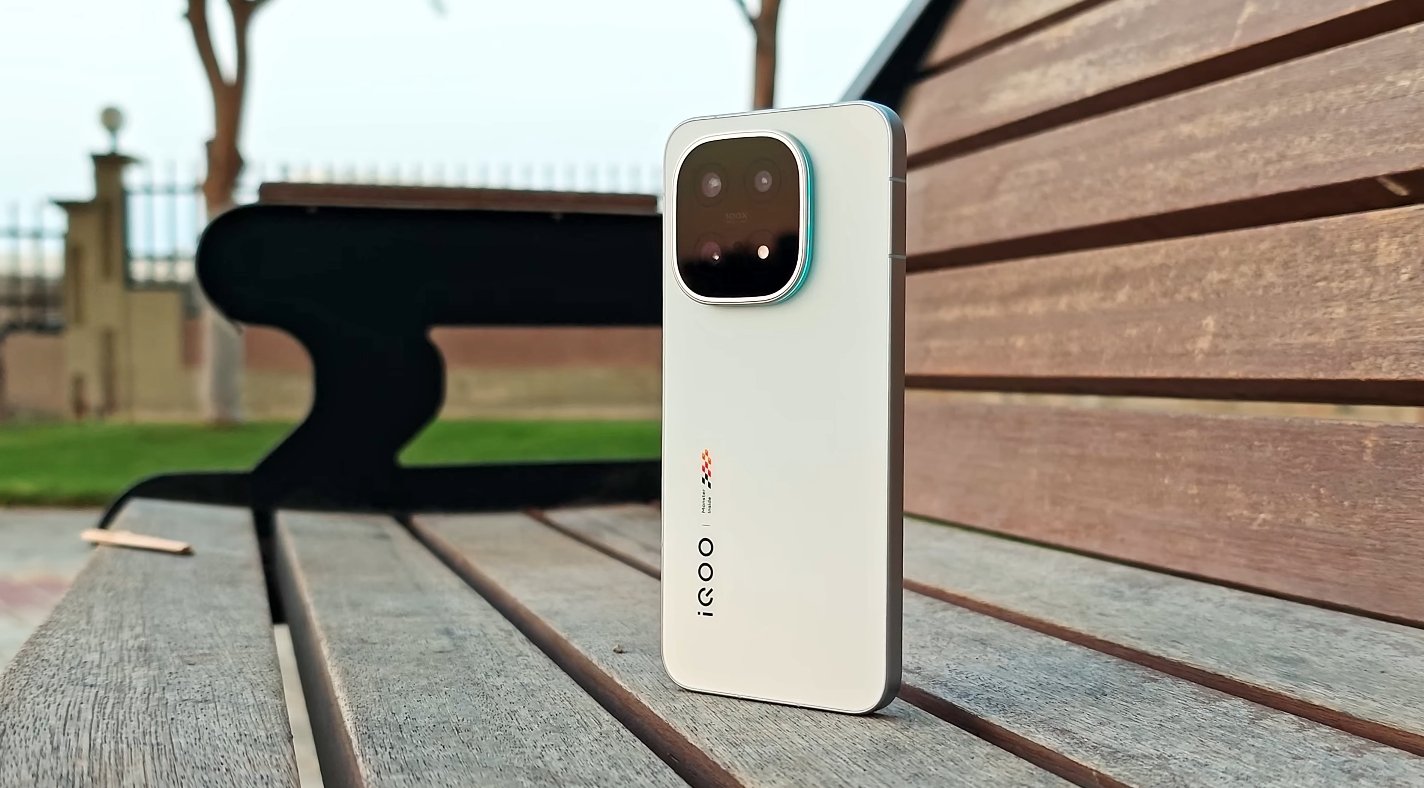 iQOO 15 benchmarks hint at flagship level performance