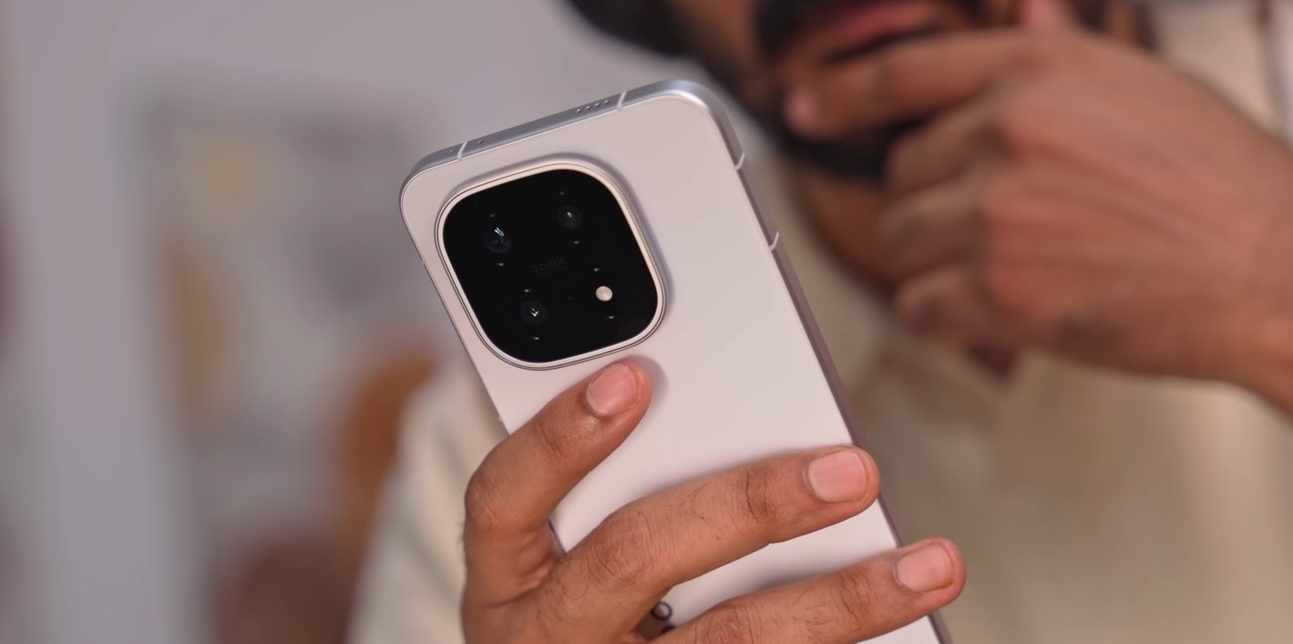 iQOO 15 display specs hint at major leap from previous generation